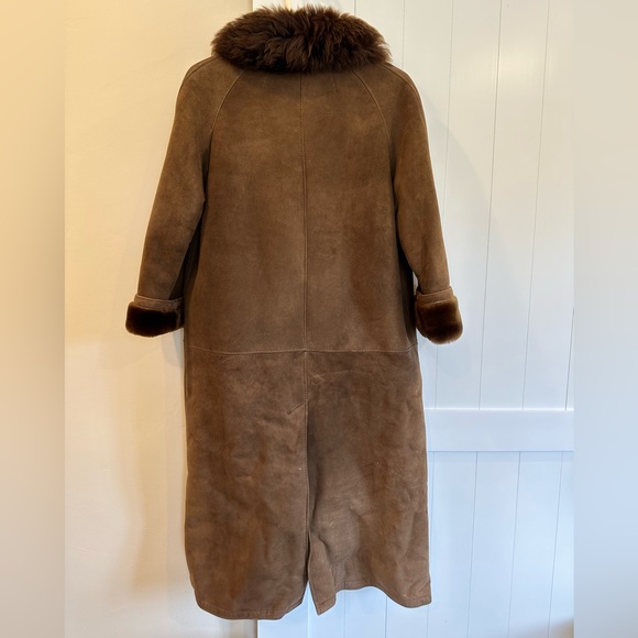 Vintage Brown Suede Coat with Fur Trim - Picture 5 of 10